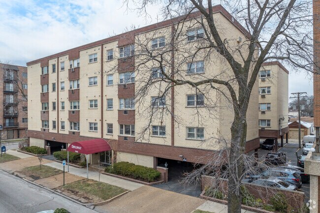 Photo - Thatcher Woods Apartments