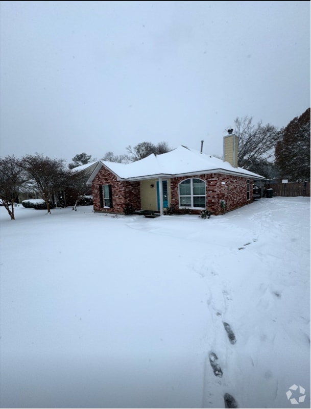 Building Photo - 30551 Oak Crest Rd Rental