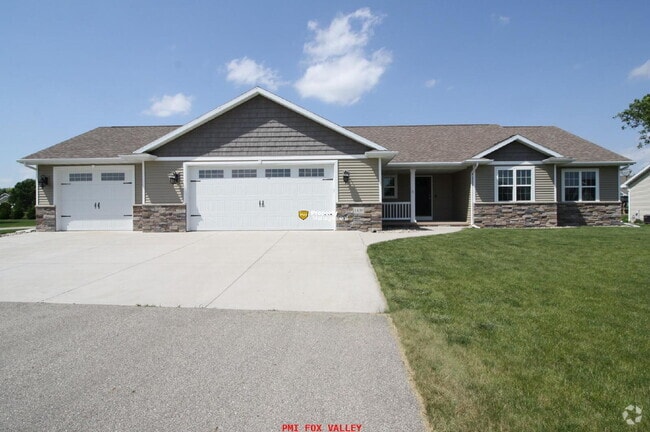 Building Photo - Neenah Subdivision West of I 41 Rental
