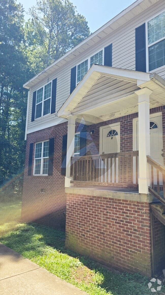 Building Photo - 1651 Massachusetts St SW Rental