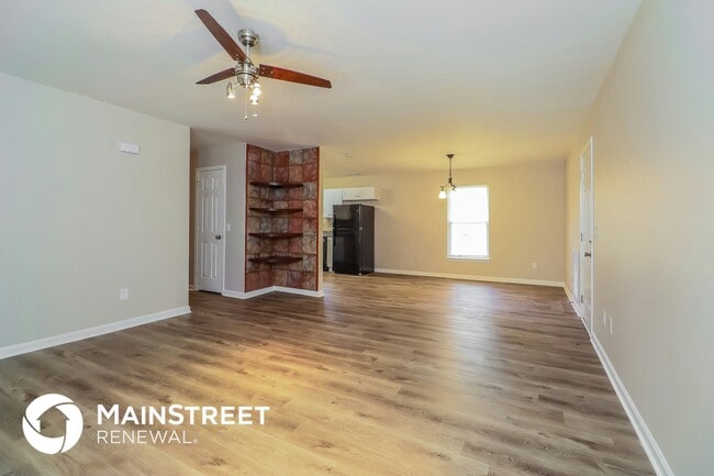 Photo - 207 E Wade St