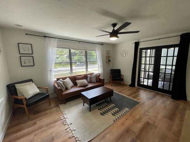 Beautiful 2 Bedroom, 1 Bathroom Apartment ... - Beautiful 2 Bedroom, 1 Bathroom Apartment ...