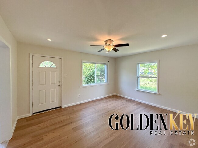 Building Photo - HOME AVAILABLE NOW - UPDATED 3 bed / 1 bat...