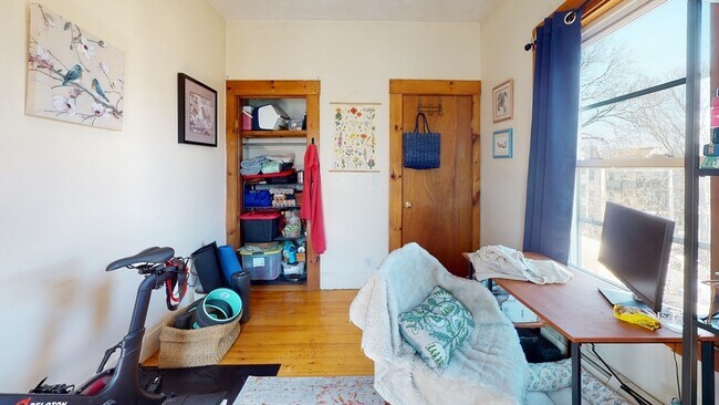 40 Mozart St Unit 3