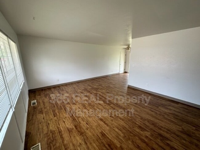 Photo - 2446 25th Ave