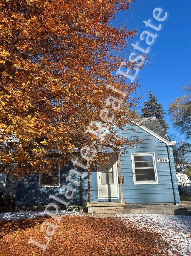 Building Photo - Charming 2-Bedroom Home in West Toledo – U...