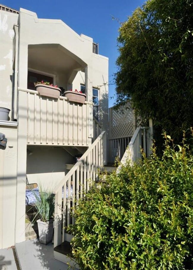 Photo - 525 9th Ave