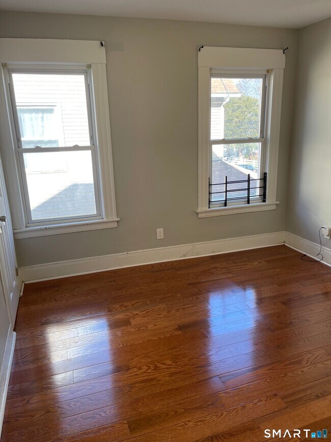 Photo - 1199 Iranistan Ave