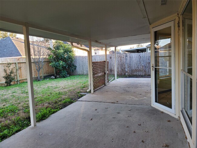Photo - 2107 Tower Bridge Rd