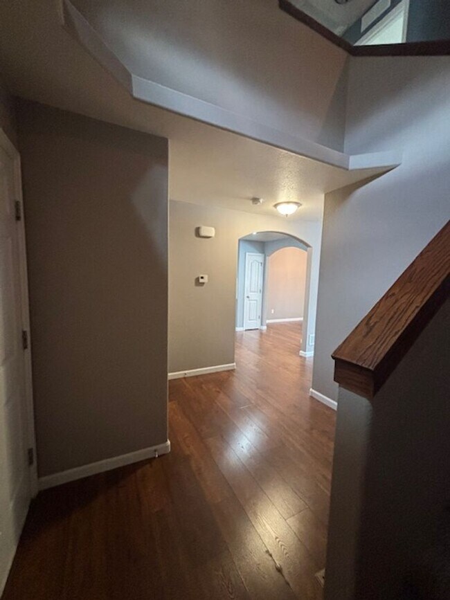 Photo - 4 Bedroom 3.5 Bath Townhome in Saddle Ridg...