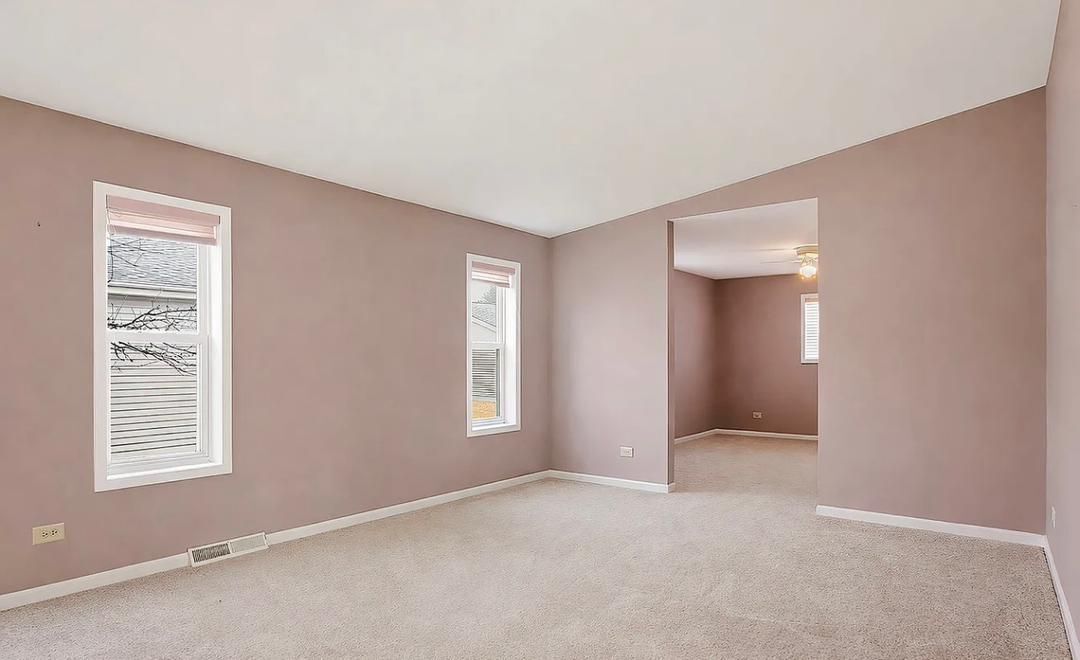 Photo - 323 Belmont Ct