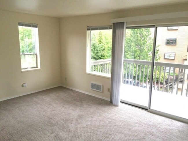 Photo - Hidden Gem in Northeast Seattle w/ In-Unit Washer/Dryer! Unit 102