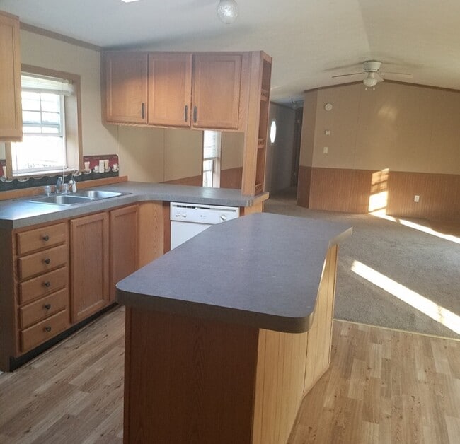 Photo - 2086 Stonecreek Rd SW