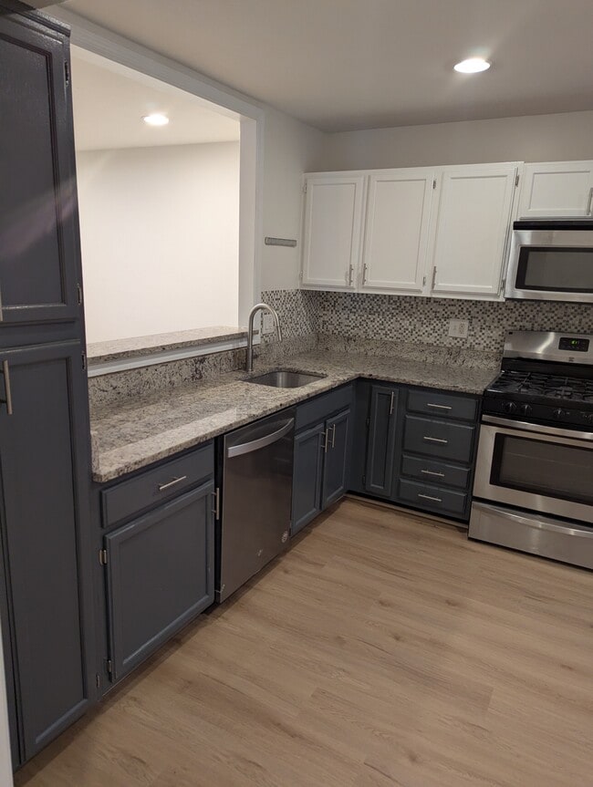 Photo - 28 Windbrooke Cir