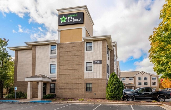 Photo - Furnished Studio-South Bend - Mishawaka - ...