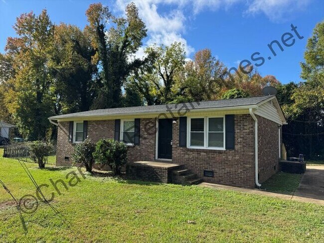 Nice updated brick ranch home - Nice updated brick ranch home