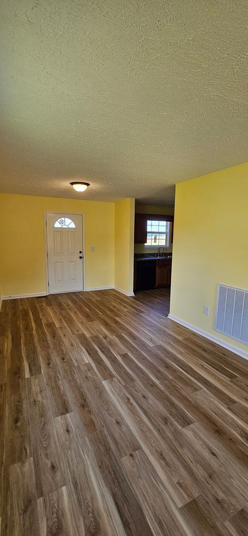 Photo - Spacious Home for Rent!