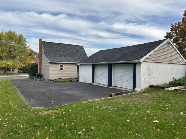 Photo - 349 E Fulton St