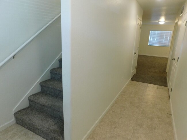 Photo - 654 Trinity Way
