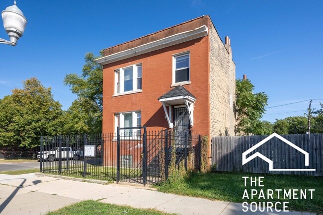 Building Photo - 4058 W Congress Pkwy Unit 2S