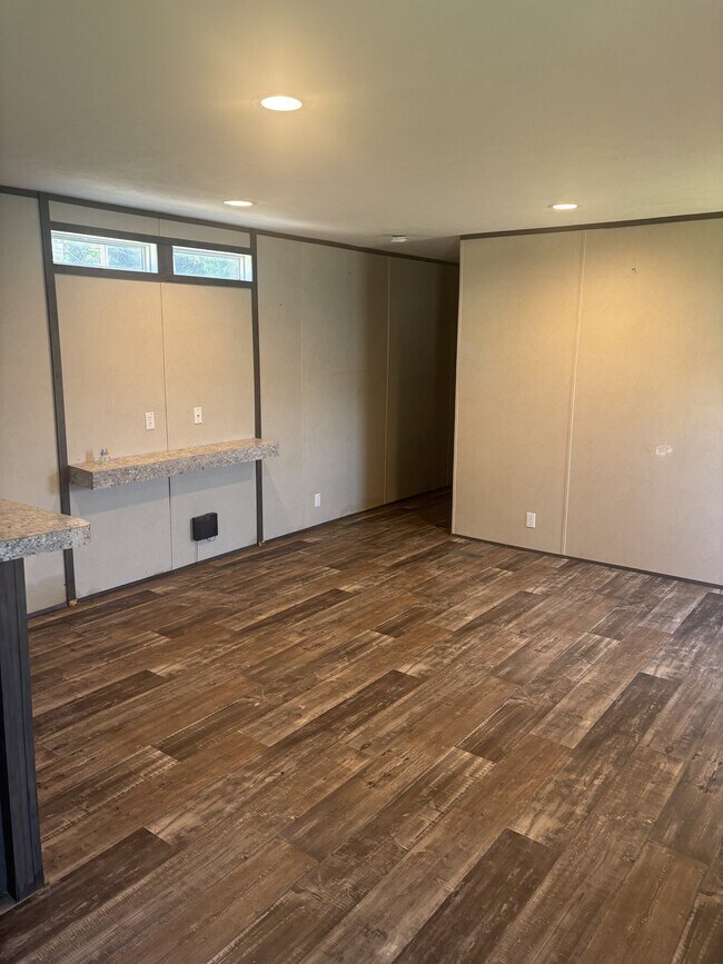 333 Hillsdale Estates Ln