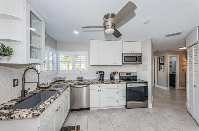 6000 Bahia Del Mar Cir