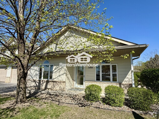 Building Photo - 1202 Crystal Pl E Rental