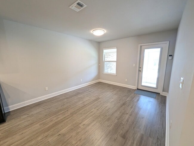 Photo - 1827 Sundown Dr