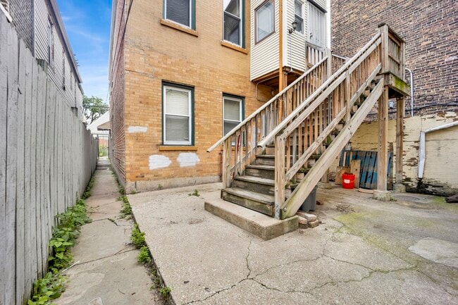 Building Photo - 2702 W 24th Pl Rental