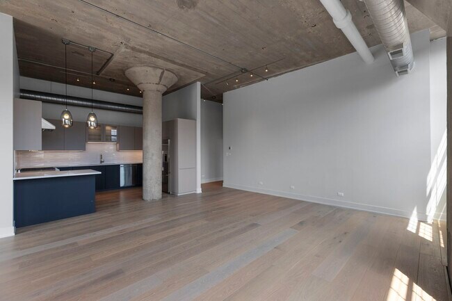 Building Photo - 17 N Loomis St