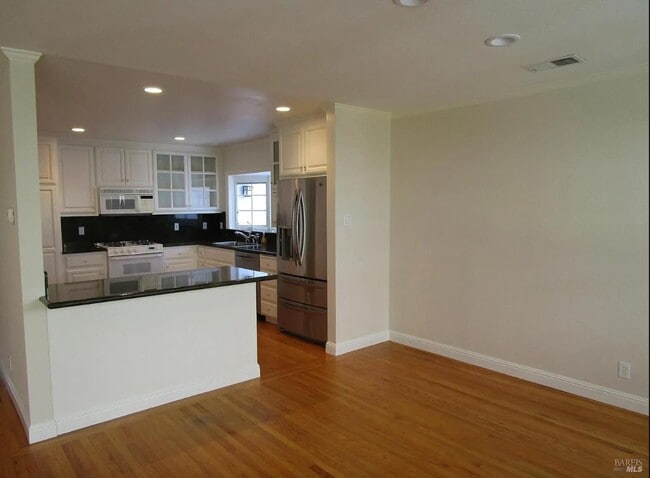 Photo - 50 Lancaster Ave