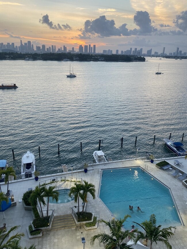 Photo - 800 West Ave