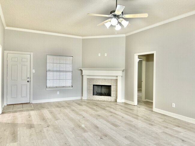 Photo - 1003 Oshkosh Ave