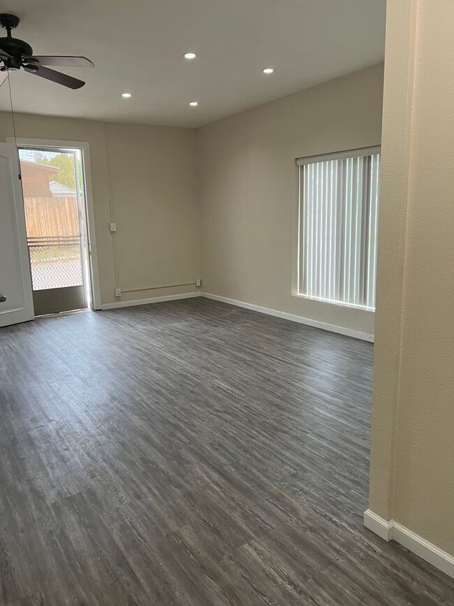 Photo - 12652 Julian Ave Unit 1