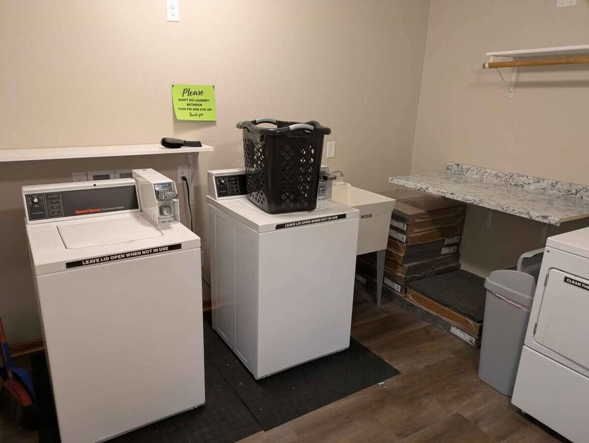 Photo - Cedar Avenue Apartments Unit 205