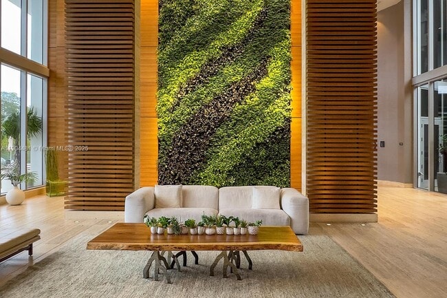 Building Photo - 16385 Biscayne Blvd Unit 2001