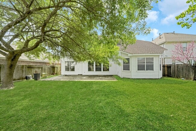 Building Photo - 17610 Forest Haven Trail