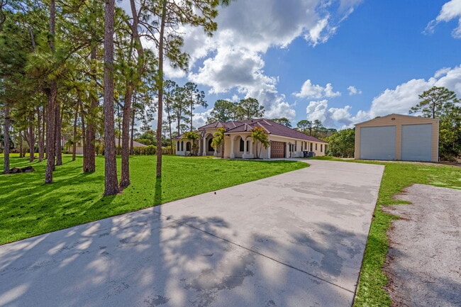 Building Photo - 16596 82nd Rd N