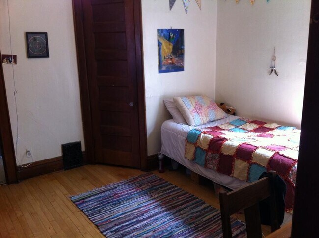 Photo - 1702 E Belleview Pl Unit Upper