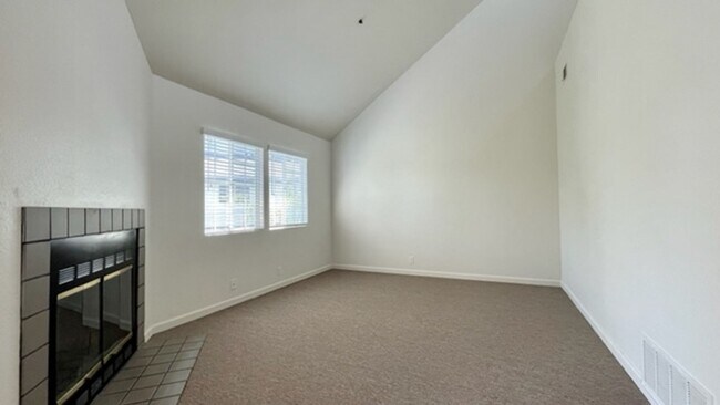Photo - 2 Bedroom + Loft Condo in Parkwood Village Unit H