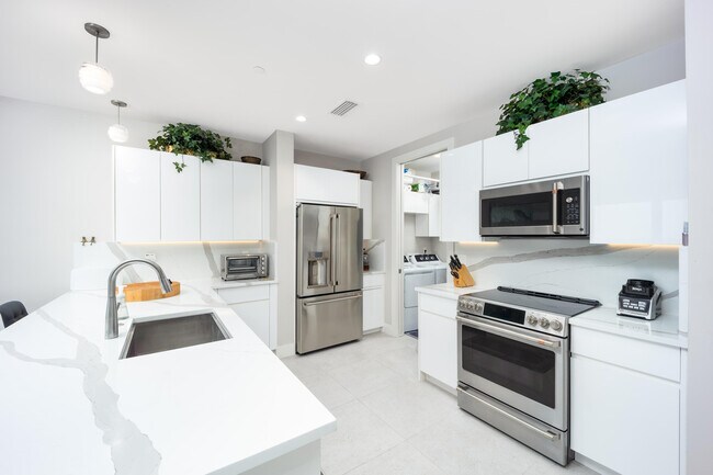 Photo - 41 SW Seminole St Unidad 402