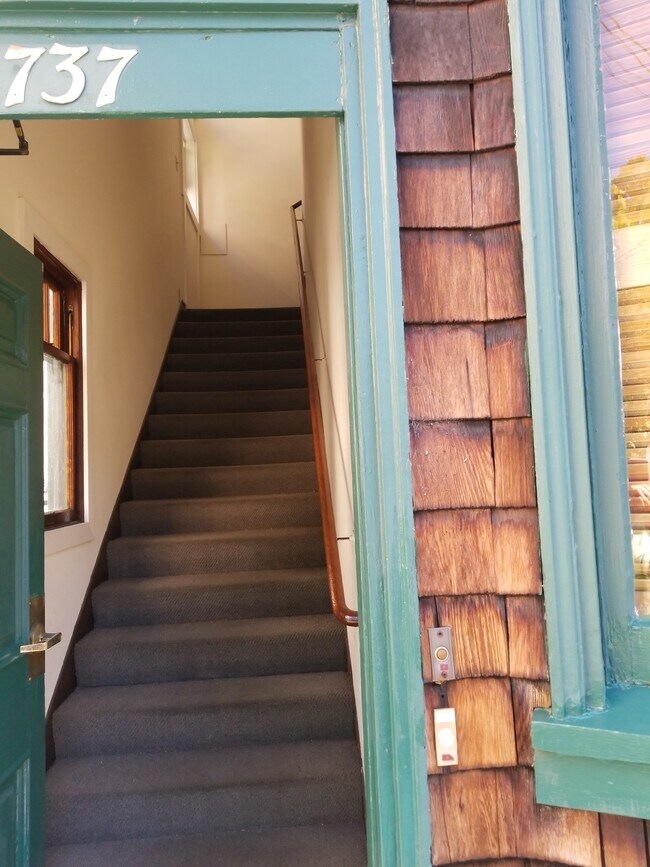 Photo - 2737 Dwight Way Unidad #37A