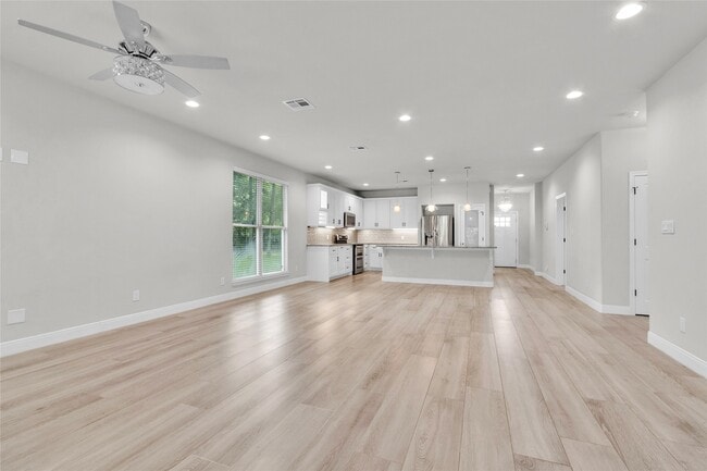 Photo - 11087 Sutton Pl