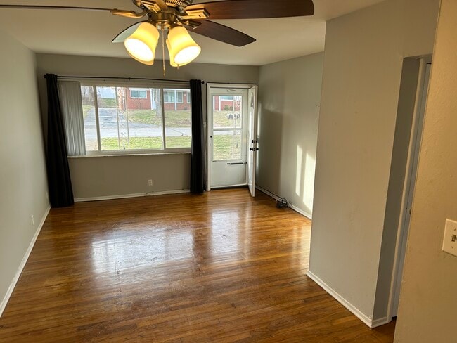 Building Photo - 232 Solon Dr