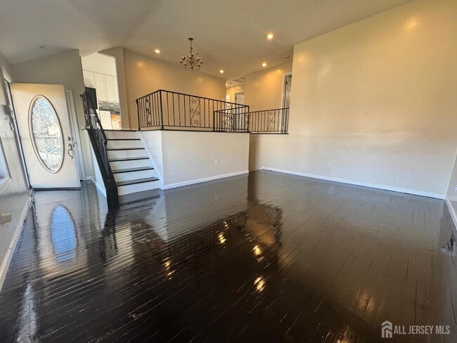 Photo - 1108 Frank St