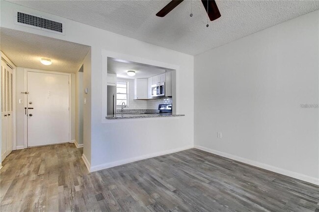 Photo - 4901 Onyx Ln Unit 204