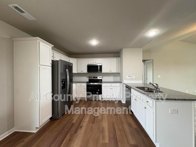 Photo - 107 Faucette Dr