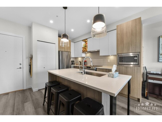 20695 Eastleigh Crescent Unit 511