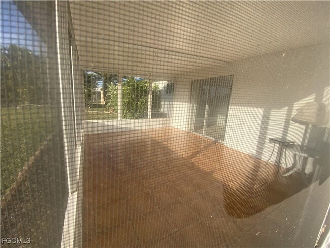 Photo - 221 Redcliff Ave