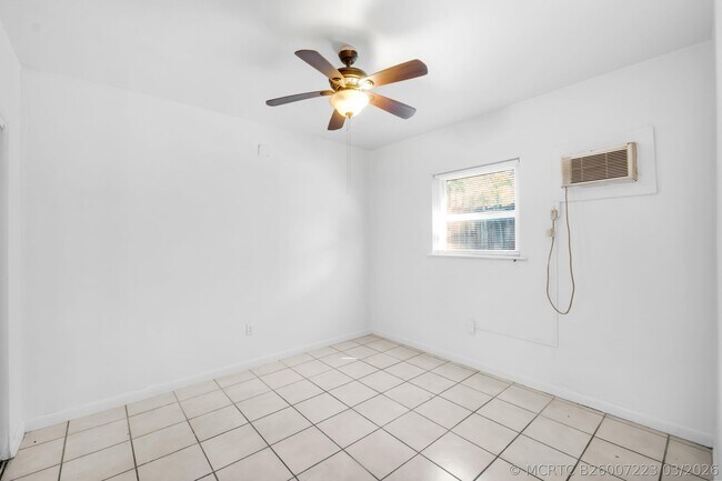 Photo - 1217 SE 1st St